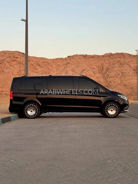Mercedes Benz V Class 2018 for Sale in Abu Dhabi Image-5
