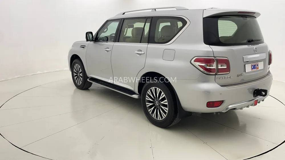Nissan Patrol 2018 for Sale in Dubai Image-5