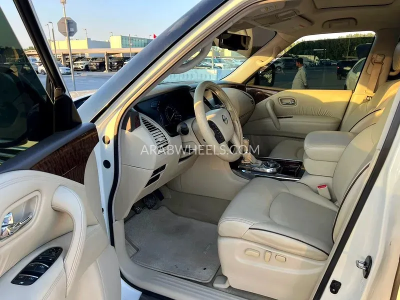 Nissan Patrol 2019 for Sale in Sharjah Image-10