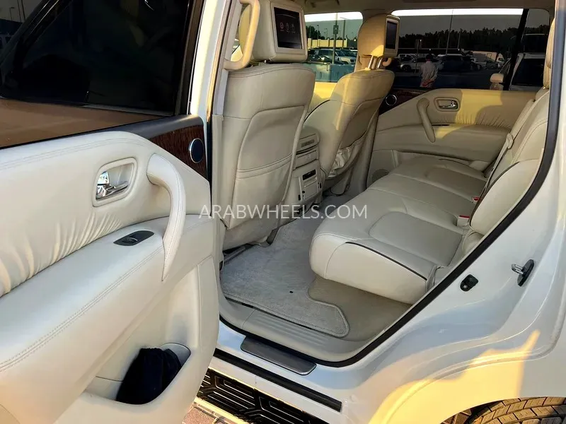 Nissan Patrol 2019 for Sale in Sharjah Image-14