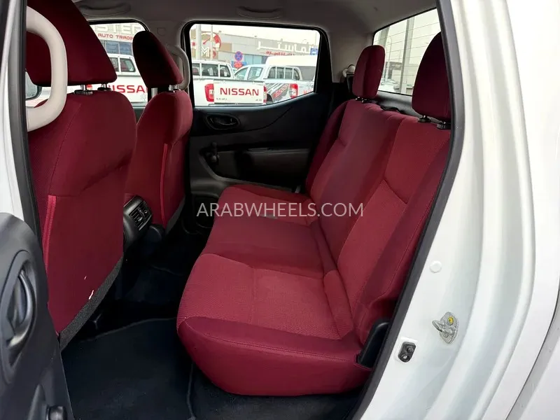 Nissan Navara 2022 for Sale in Abu Dhabi Image-11
