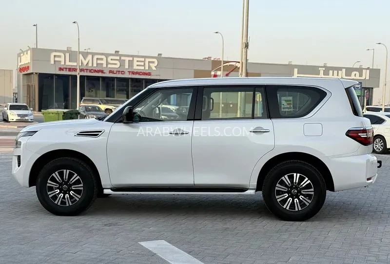 Nissan Patrol 2020 for Sale in Abu Dhabi Image-4