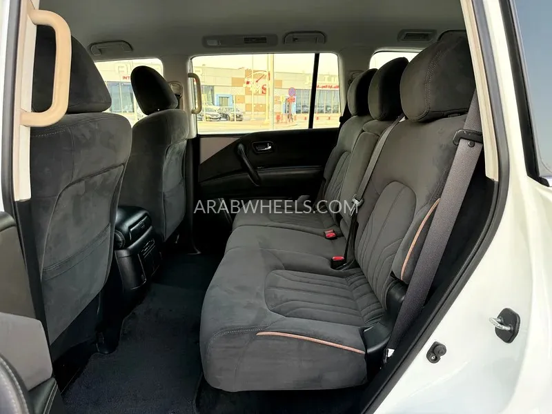 Nissan Patrol 2020 for Sale in Abu Dhabi Image-10