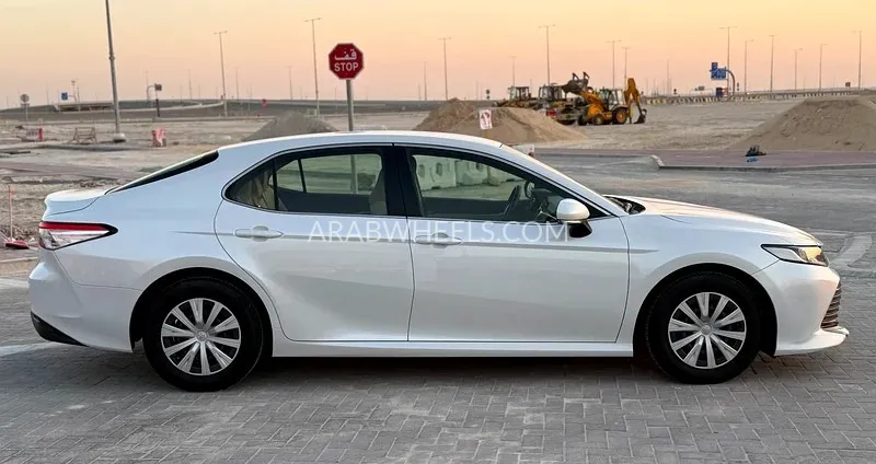 Toyota Camry 2019 for Sale in Abu Dhabi Image-4