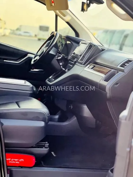 Toyota Granvia 2023 for Sale in Sharjah Image-8