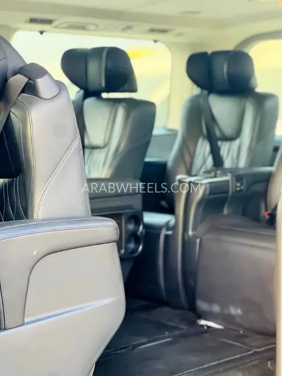 Toyota Granvia 2023 for Sale in Sharjah Image-10