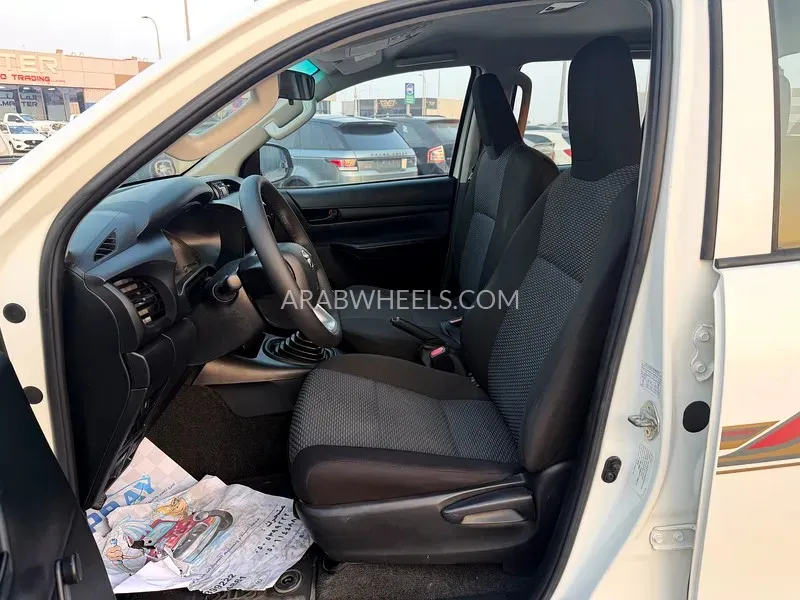 Toyota Hilux 2020 for Sale in Abu Dhabi Image-8