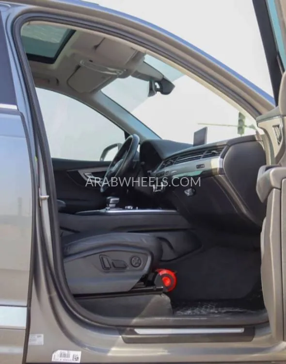 أودي Q7 2017 for Sale in الشارقة Image-10