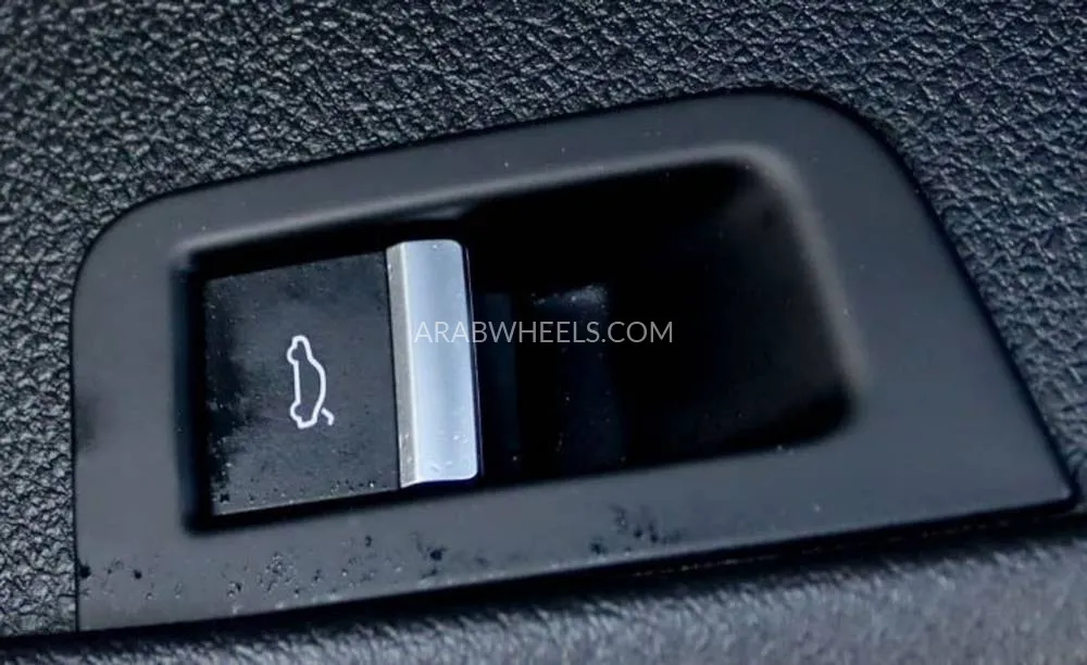 أودي Q7 2017 for Sale in الشارقة Image-17