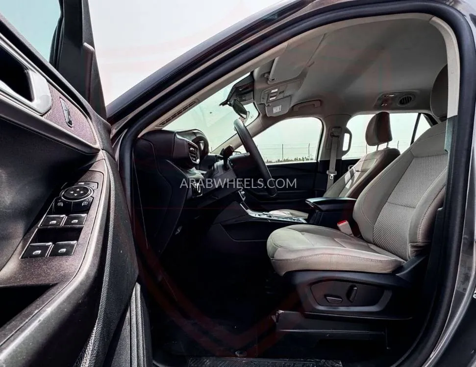 Ford Explorer 2023 for Sale in Sharjah Image-8