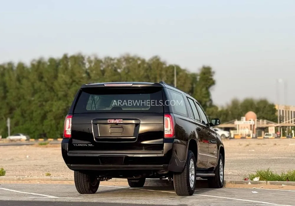 GMC Yukon XL 2020 for Sale in Sharjah Image-6