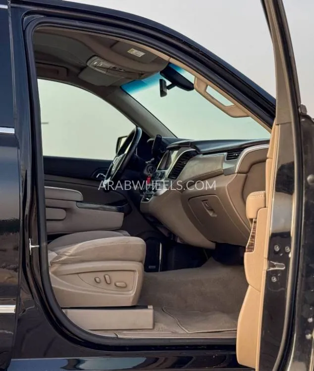 GMC Yukon XL 2020 for Sale in Sharjah Image-10