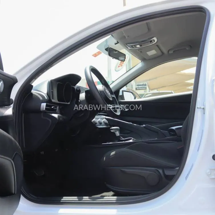 هيونداي إلنترا 2023 for Sale in الشارقة Image-8