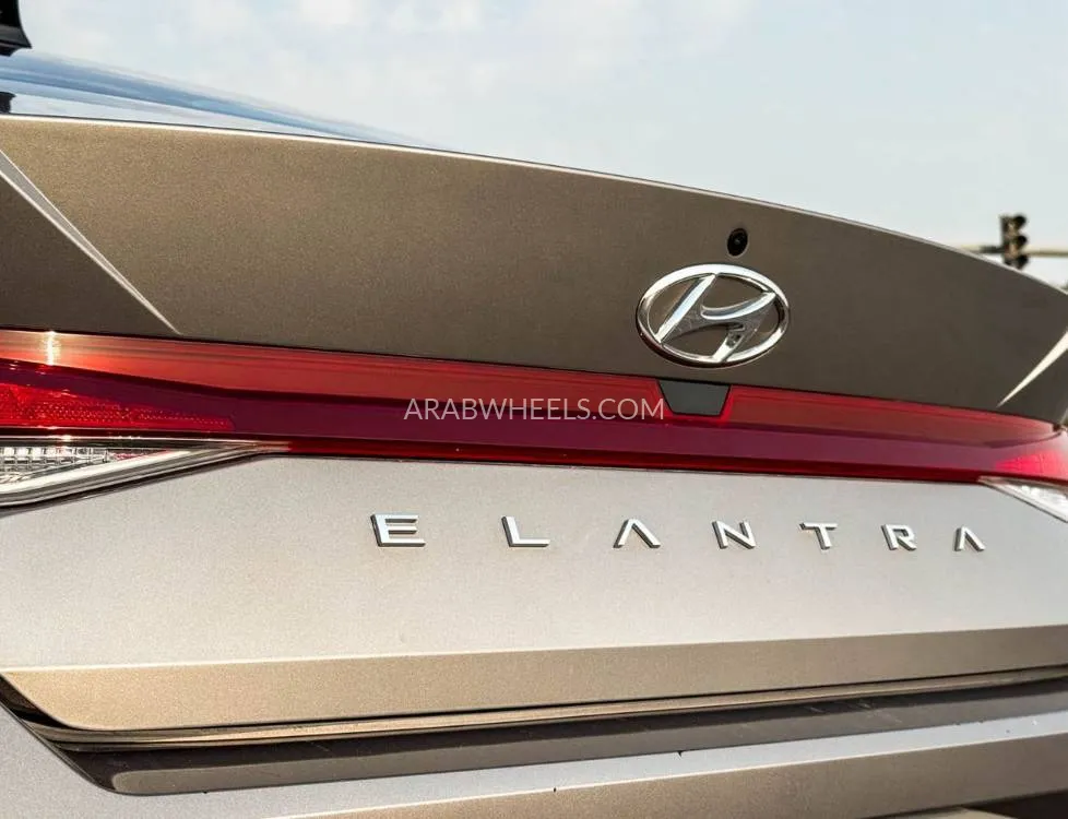 هيونداي إلنترا 2023 for Sale in الشارقة Image-7