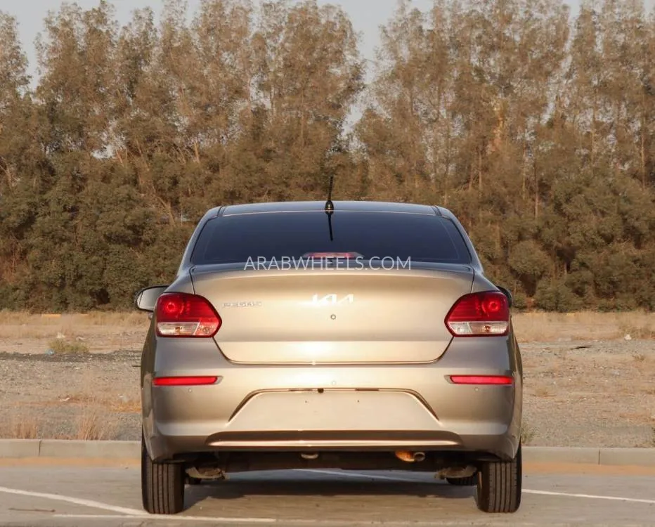 Kia Pegas 2022 for Sale in Sharjah Image-5