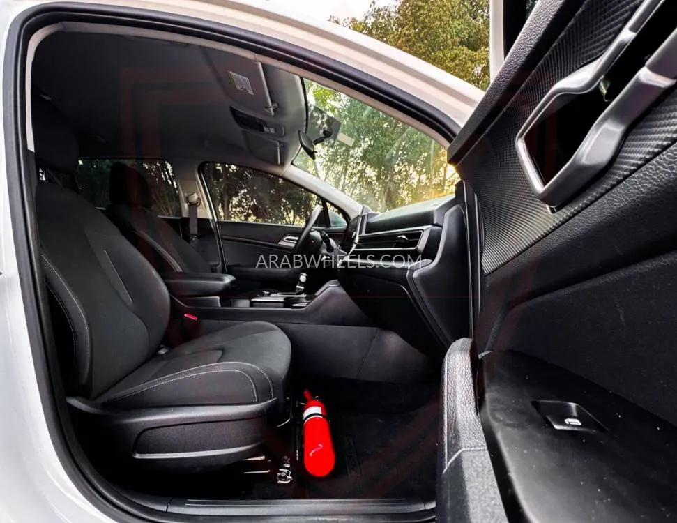 Kia Sportage 2024 for Sale in Sharjah Image-9