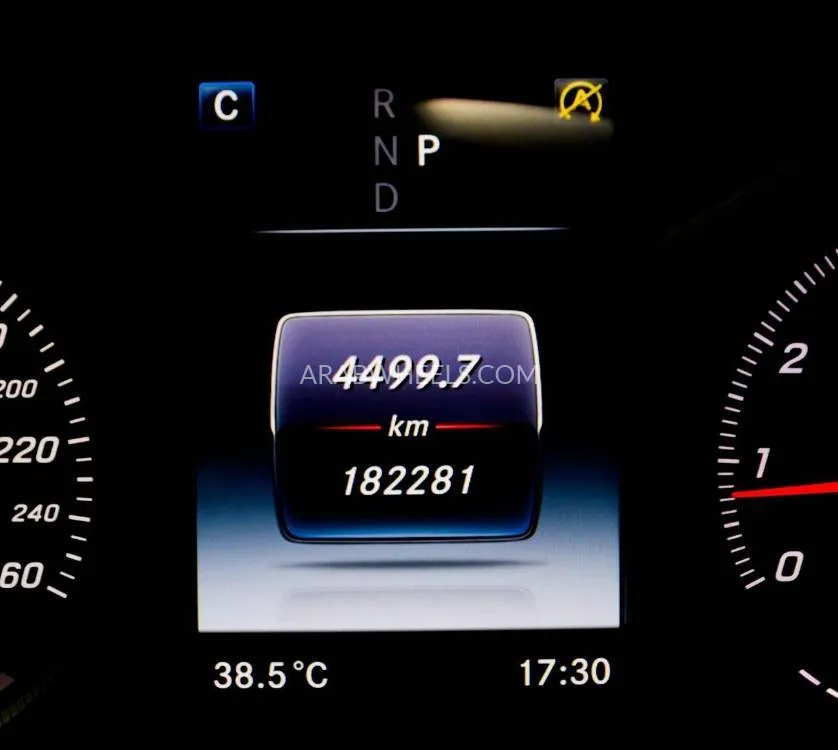 Mercedes Benz GLC Class 2018 for Sale in Sharjah Image-26