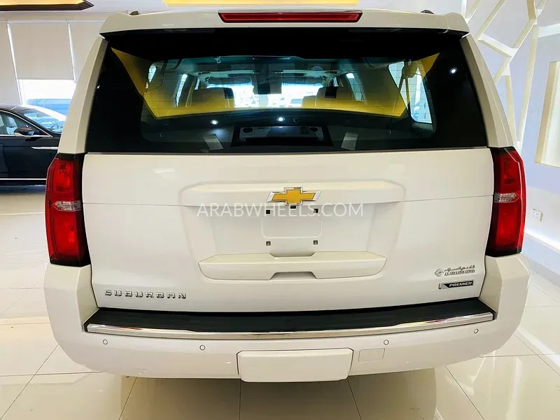 Chevrolet Suburban 2018 for Sale in Sharjah Image-6