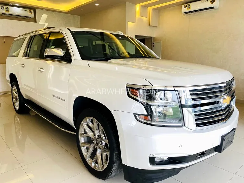 Chevrolet Suburban 2018 for Sale in Sharjah Image-7