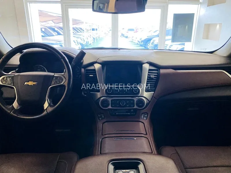 Chevrolet Suburban 2018 for Sale in Sharjah Image-11