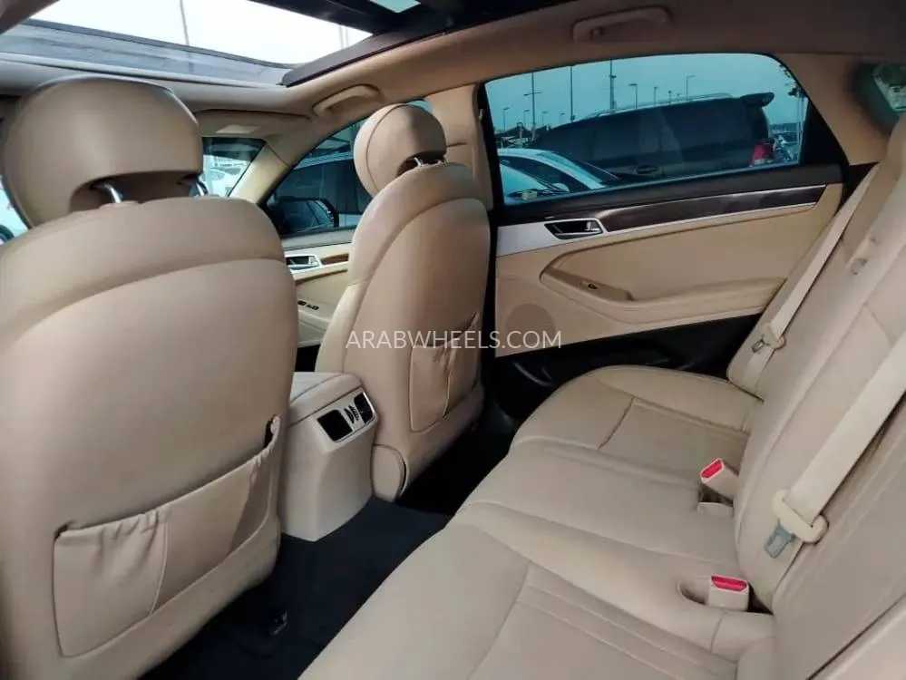 Genesis G80 2015 for Sale in Dubai Image-11