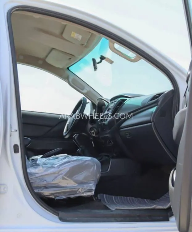 Mitsubishi L200 2020 for Sale in Sharjah Image-9