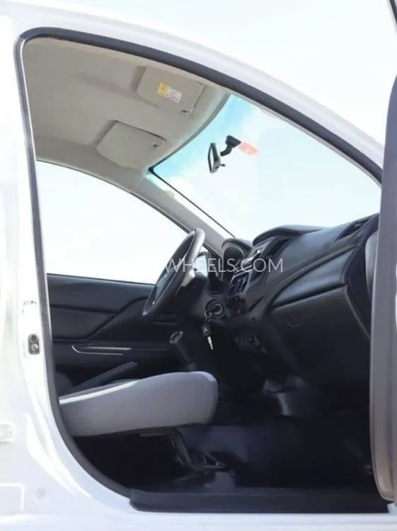 Mitsubishi L200 2021 for Sale in Sharjah Image-9