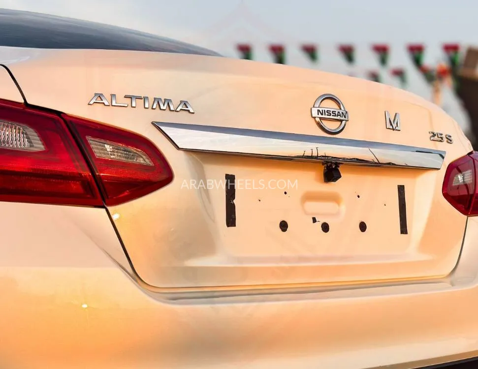 Nissan Altima 2018 for Sale in Sharjah Image-7