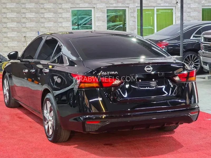 Nissan Altima 2024 for Sale in Ajman Image-10