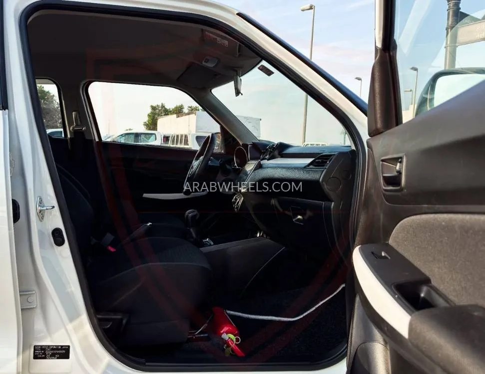 Suzuki Swift 2023 for Sale in Sharjah Image-9