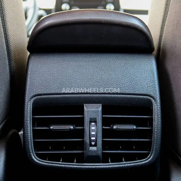 تويوتا كورولا 2020 for Sale in الشارقة Image-12