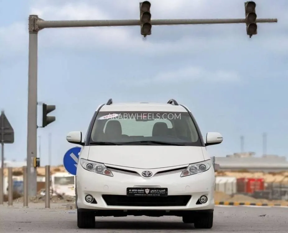 Toyota Previa 2020 for Sale in Sharjah Image-2