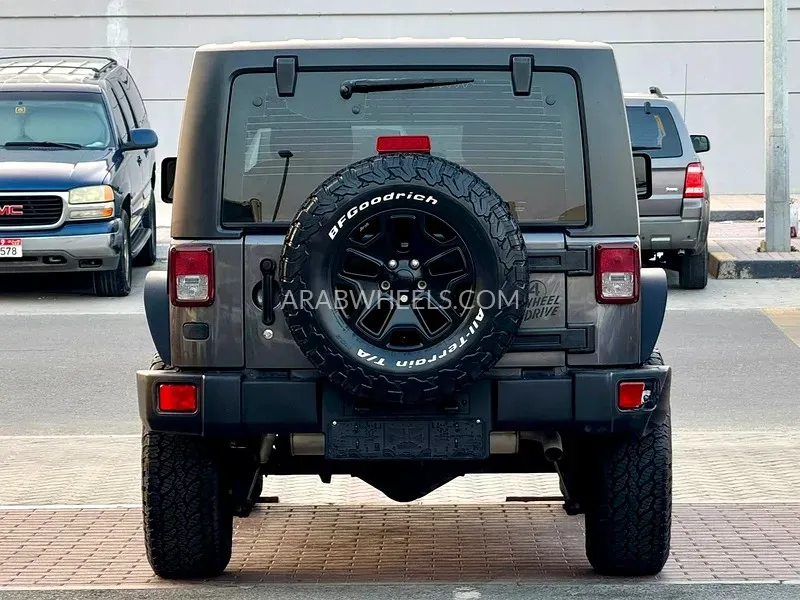 جيب رانجلر 2018 for Sale in الشارقة Image-6