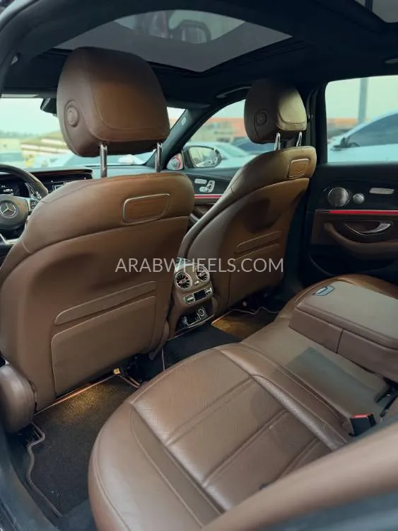 مرسيدس بنز كلاس E 2018 for Sale in الشارقة Image-18