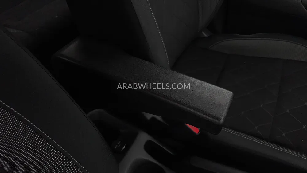 Nissan Kicks 2019 for Sale in Dubai Image-31