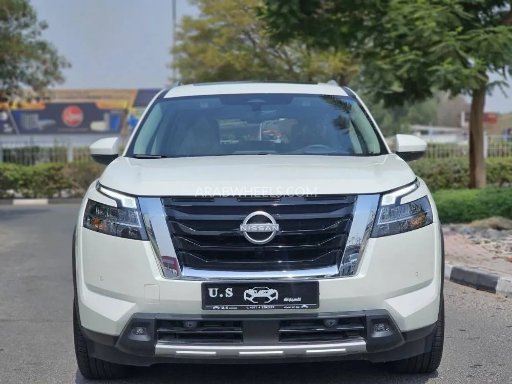 Nissan Pathfinder 2023 for Sale in Dubai Image-3