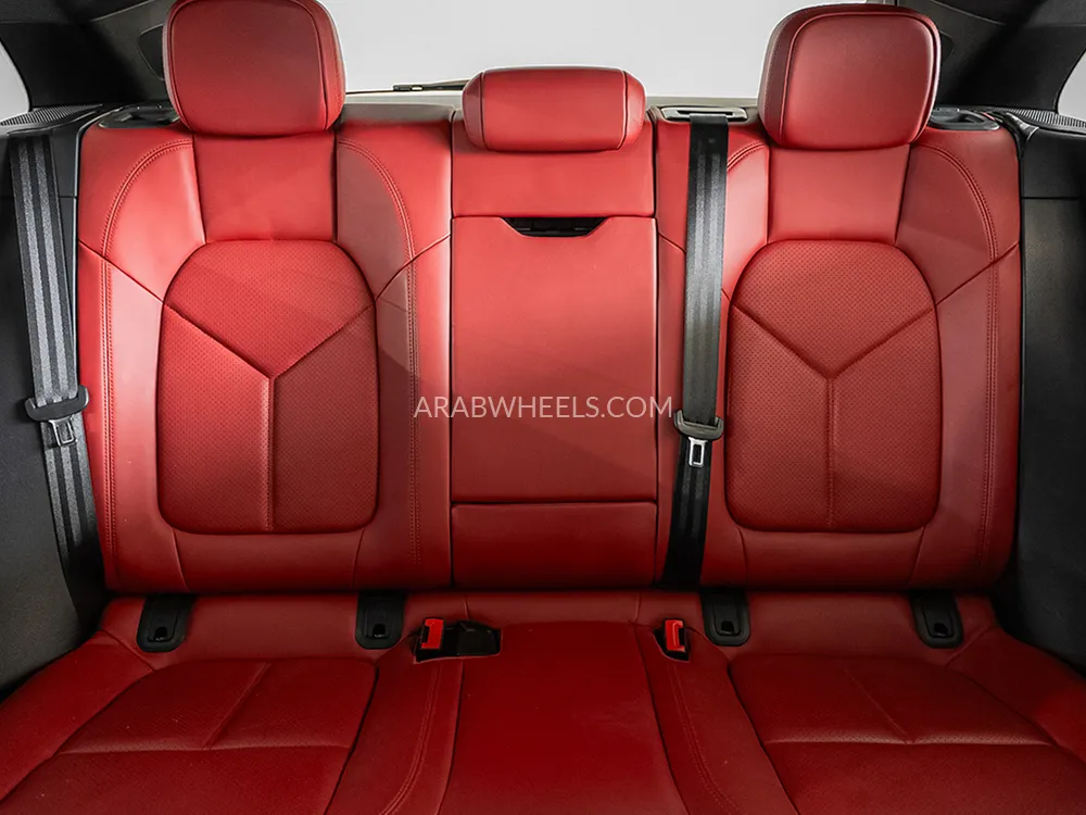 Porsche Macan 2020 for Sale in Dubai Image-12