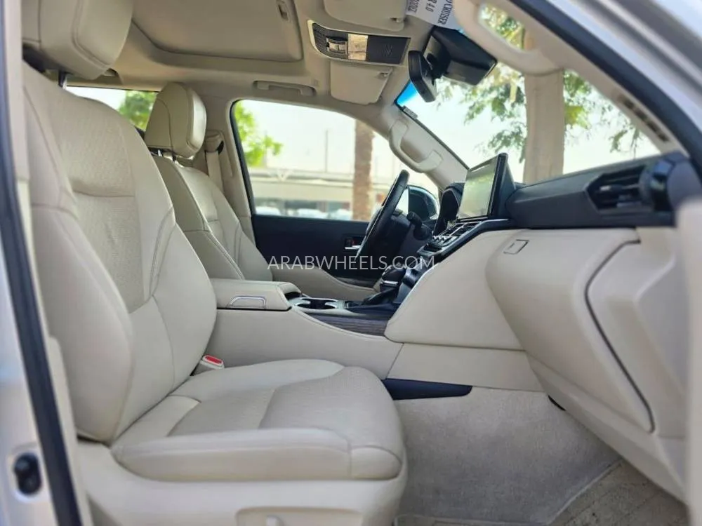 Toyota Land Cruiser 2023 for Sale in Dubai Image-8