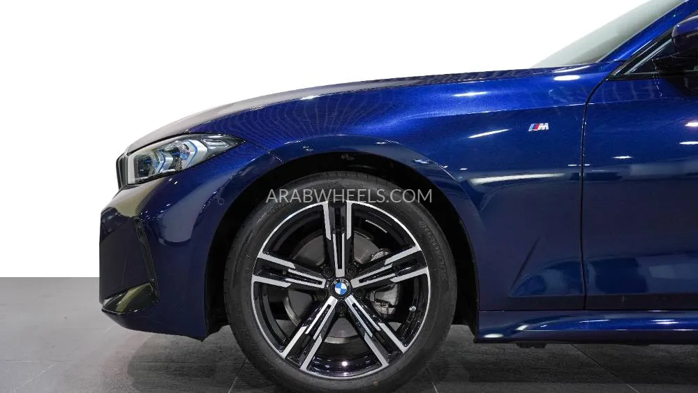 بي إم دبليو الفئة الثالثة 2025 for Sale in أبو ظبي Image-5