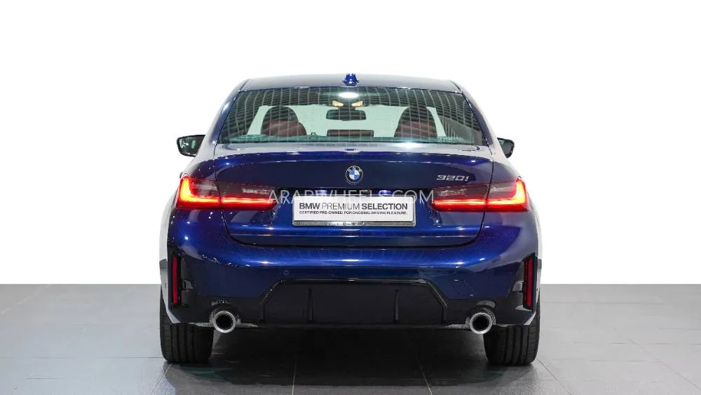 بي إم دبليو الفئة الثالثة 2025 for Sale in أبو ظبي Image-10