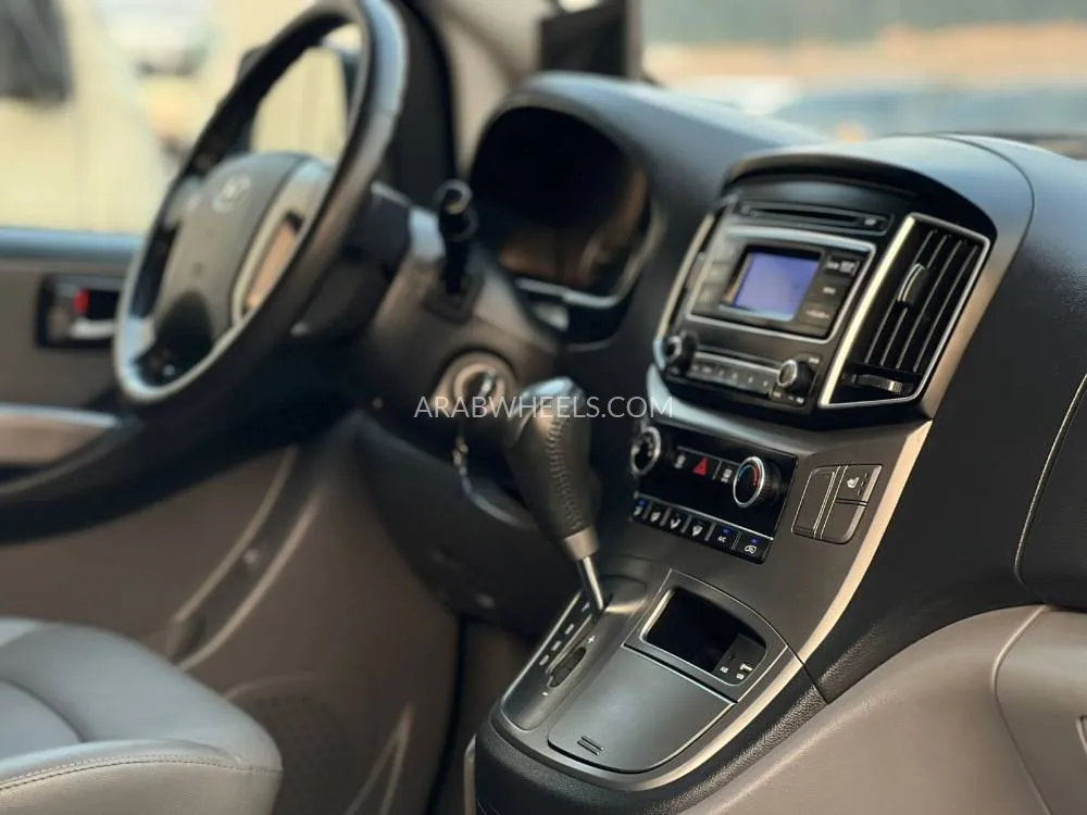 هيونداي إتش-1 ستاريكس 2021 for Sale in الشارقة Image-9