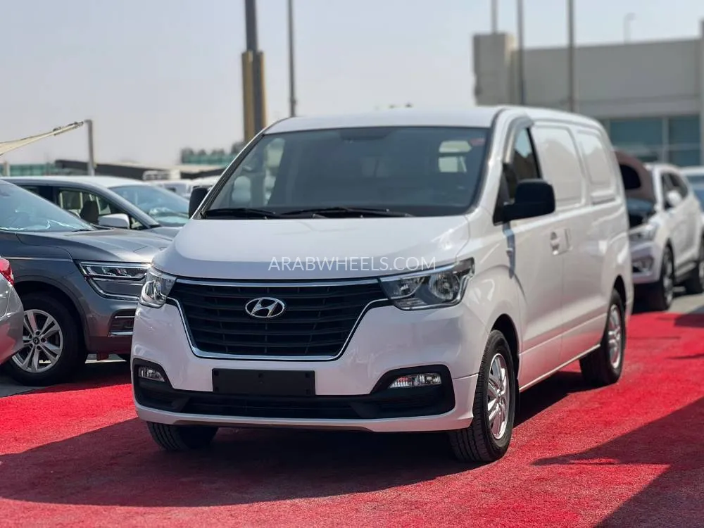 Hyundai H-1 Starex 2021 for Sale in Sharjah Image-4