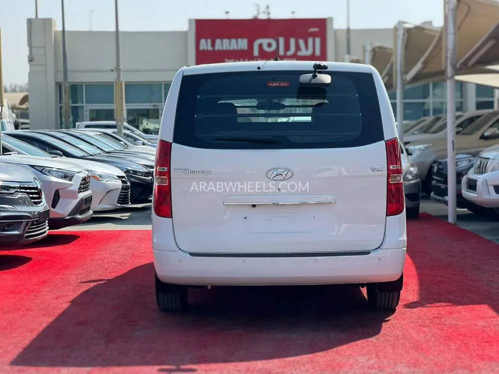 Hyundai H-1 Starex 2021 for Sale in Sharjah Image-6