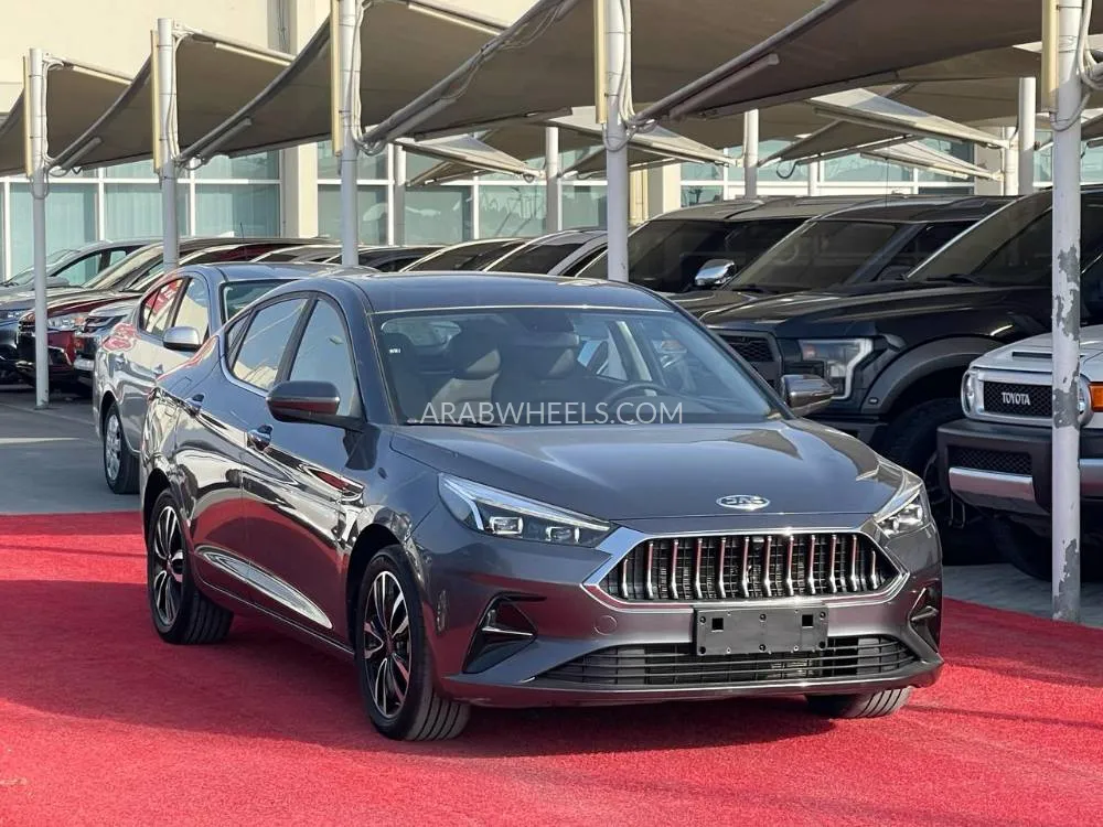 JAC J7 2023 for Sale in Sharjah Image-2