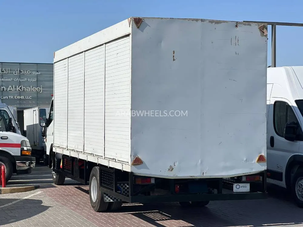 Mitsubishi Fuso 2019 for Sale in Sharjah Image-5