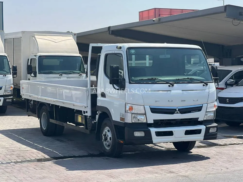 Mitsubishi Fuso 2020 for Sale in Sharjah Image-2