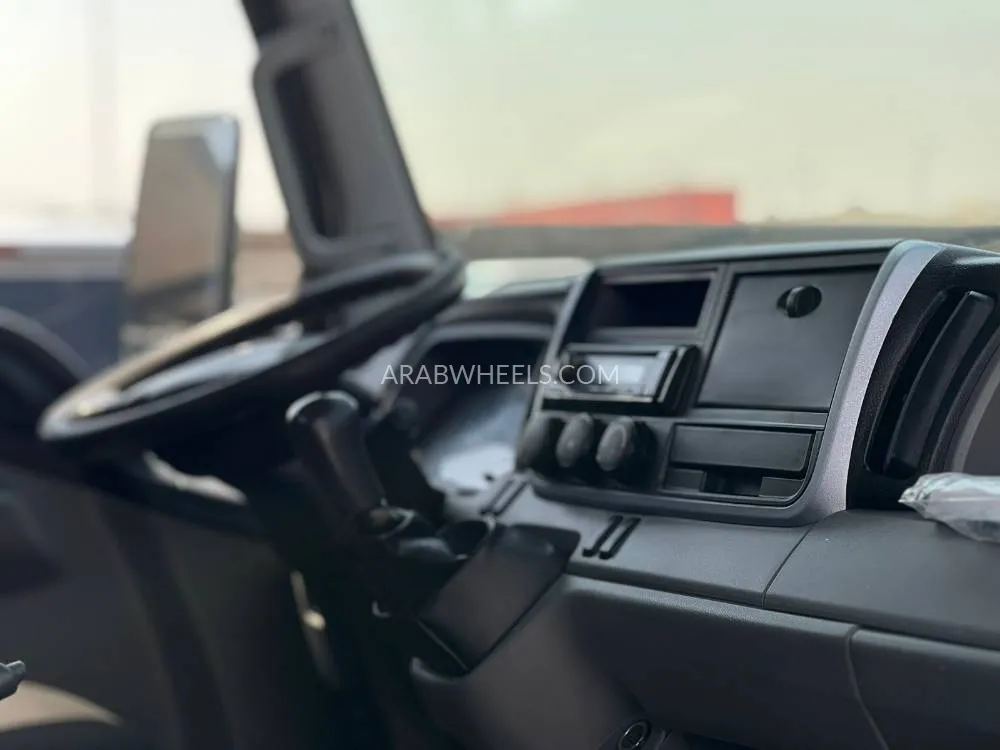 Mitsubishi Fuso 2020 for Sale in Sharjah Image-9