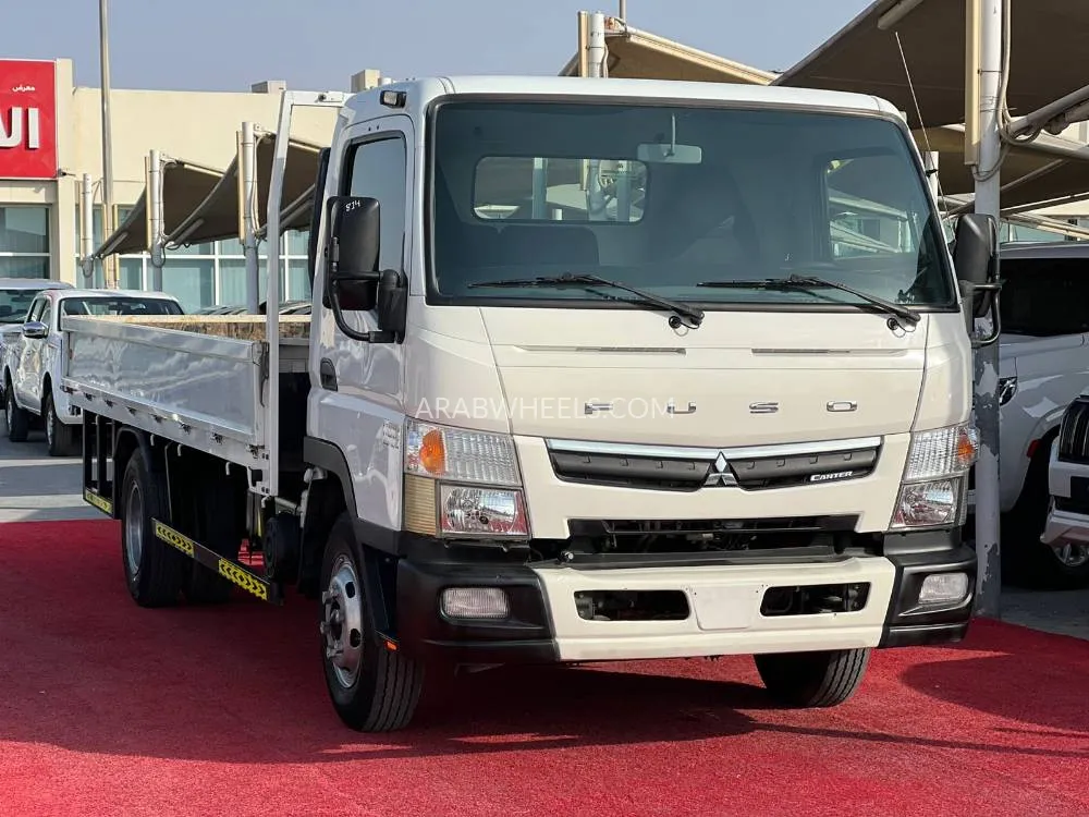 Mitsubishi Fuso 2020 for Sale in Sharjah Image-2