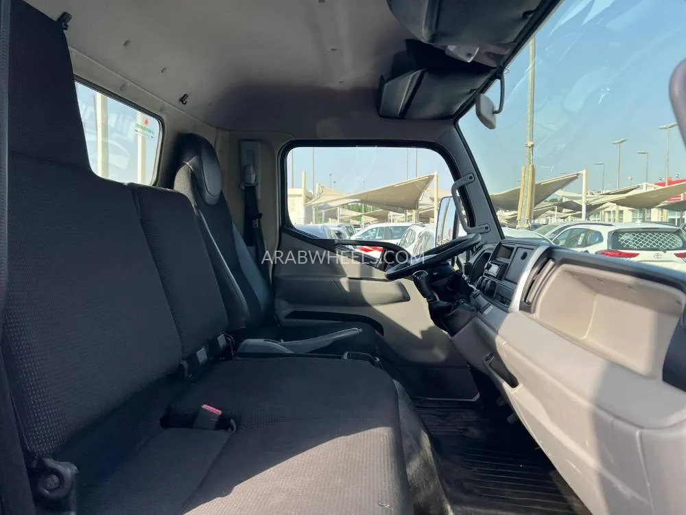 Mitsubishi Fuso 2020 for Sale in Sharjah Image-13