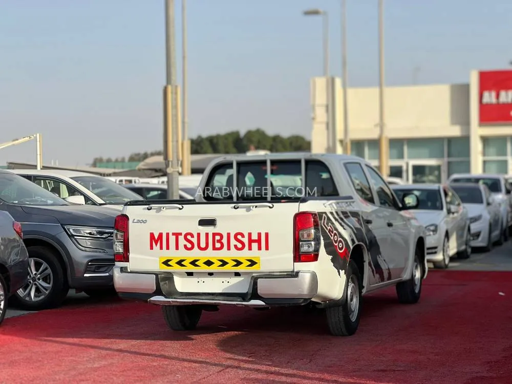 Mitsubishi L200 2022 for Sale in Sharjah Image-7